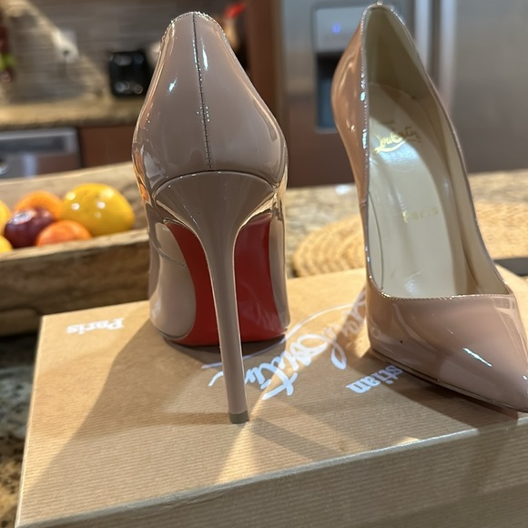 Red bottoms - Picture 4 of 6